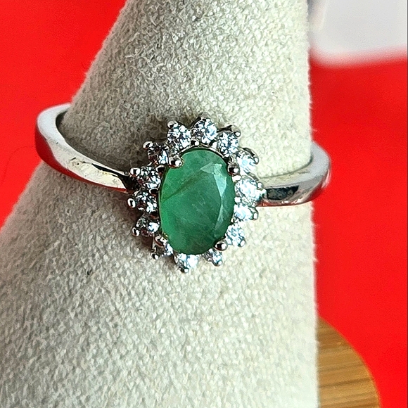925 Sterling Silver Ring Sz 7 with Natural Oval Emerald 7x5 mm & CZ - Picture 7 of 8